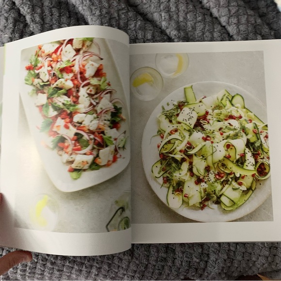 Gordon Ramsay Cookbook- New - Picture 2 of 8